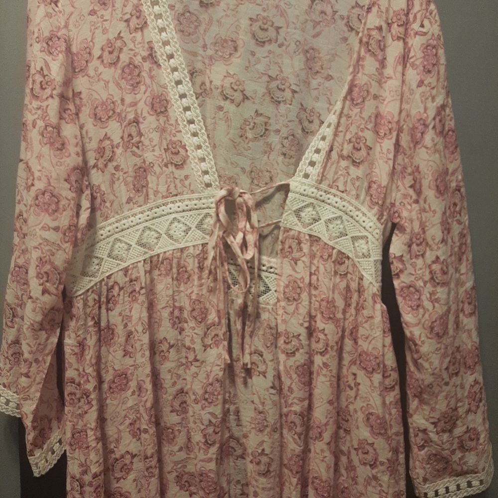 Unbranded Vintage Elegant and Classic Long pink tie front robe